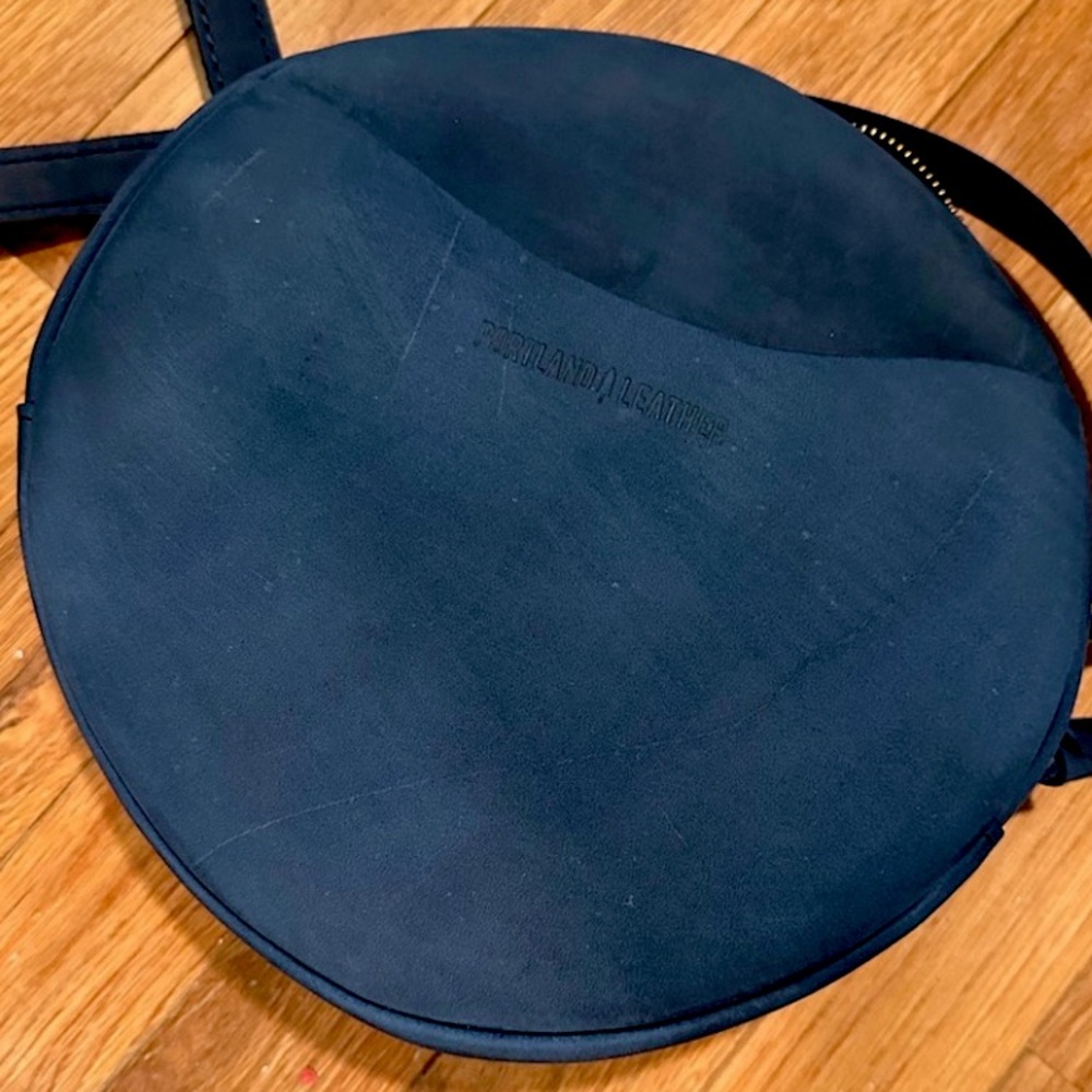 Large round Portland Leather purse